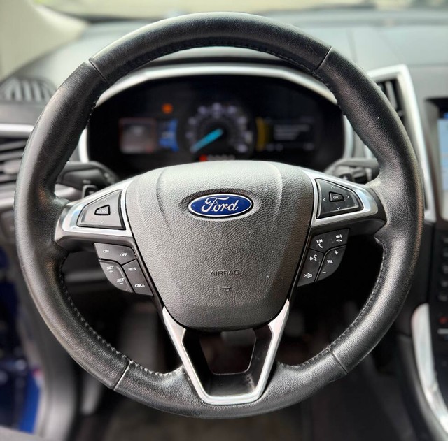 Ford Edge Vehicle Full-screen Gallery Image 08