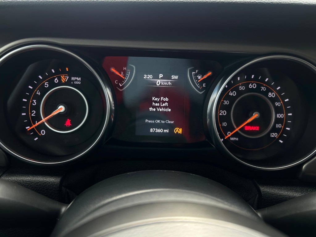 Jeep Wrangler Vehicle Full-screen Gallery Image 12
