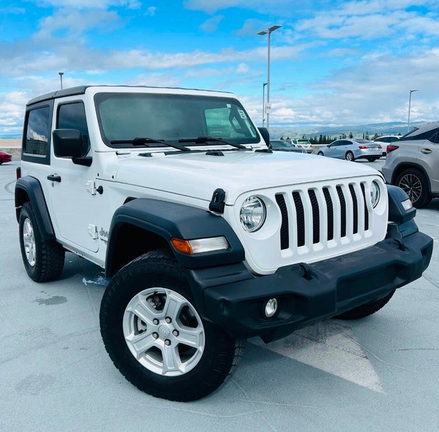 Jeep Wrangler Vehicle Full-screen Gallery Image 02