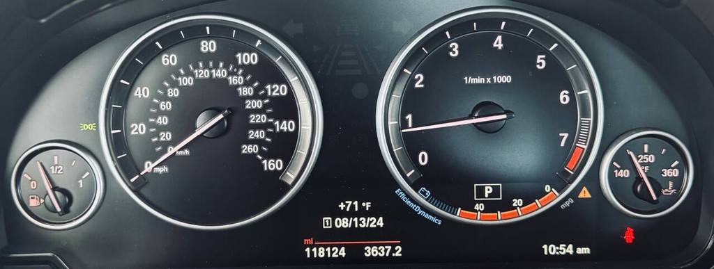 BMW X3 Vehicle Full-screen Gallery Image 19