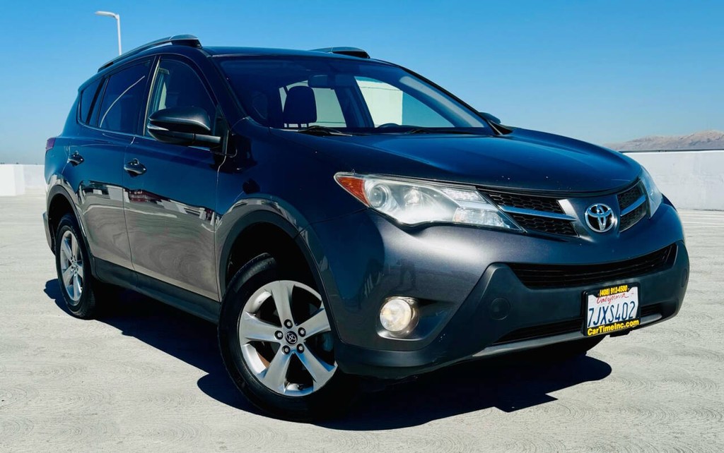 Toyota RAV4 Vehicle Full-screen Gallery Image 02