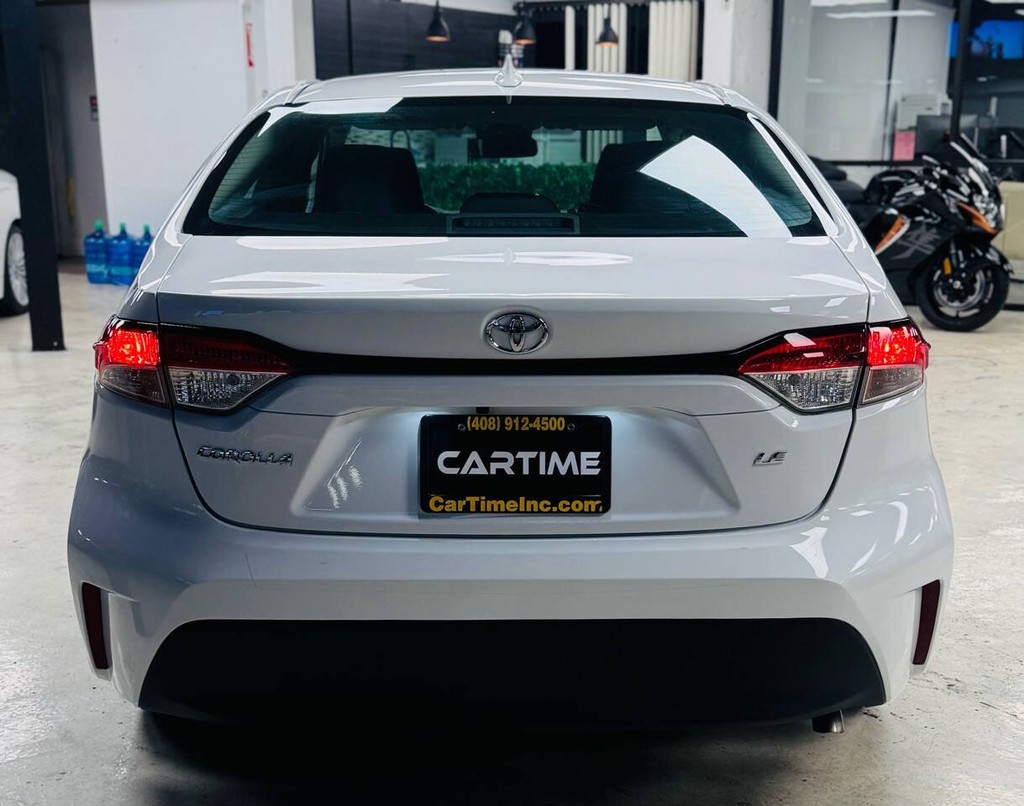 Toyota Corolla Vehicle Full-screen Gallery Image 07