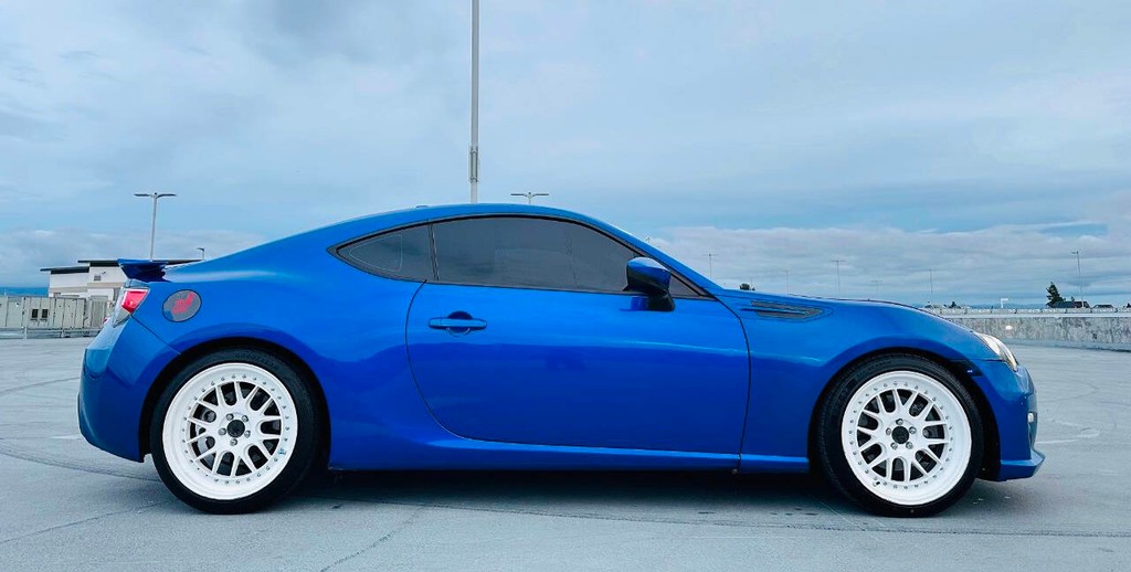 Subaru BRZ Vehicle Full-screen Gallery Image 06