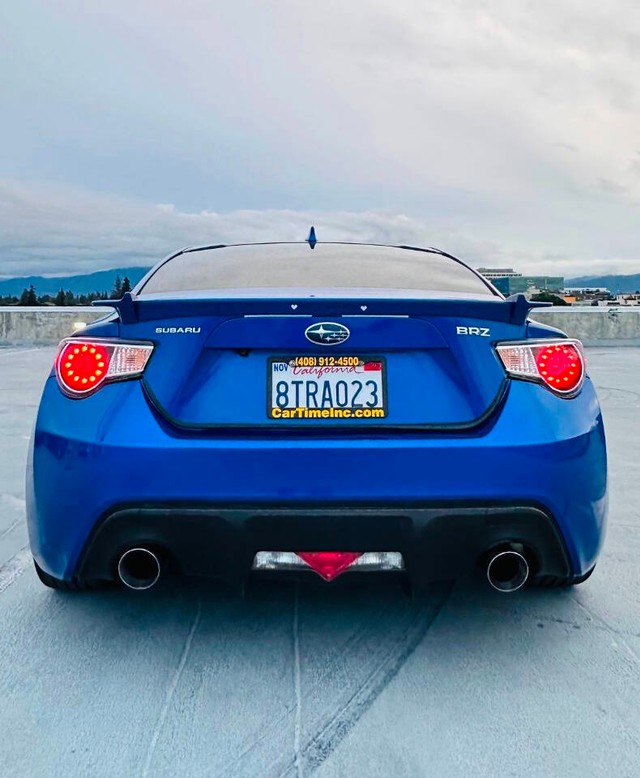 Subaru BRZ Vehicle Full-screen Gallery Image 06