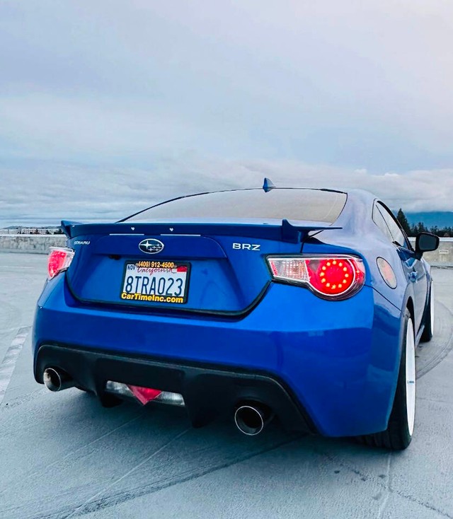 Subaru BRZ Vehicle Full-screen Gallery Image 07
