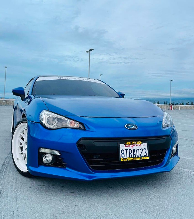 Subaru BRZ Vehicle Full-screen Gallery Image 03