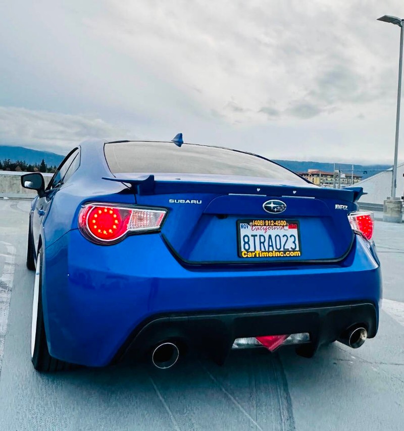 Subaru BRZ Vehicle Full-screen Gallery Image 05