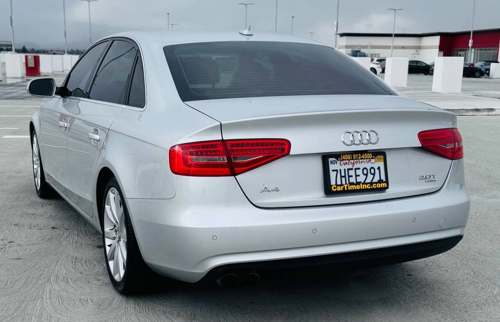 Audi A4 Vehicle Full-screen Gallery Image 07