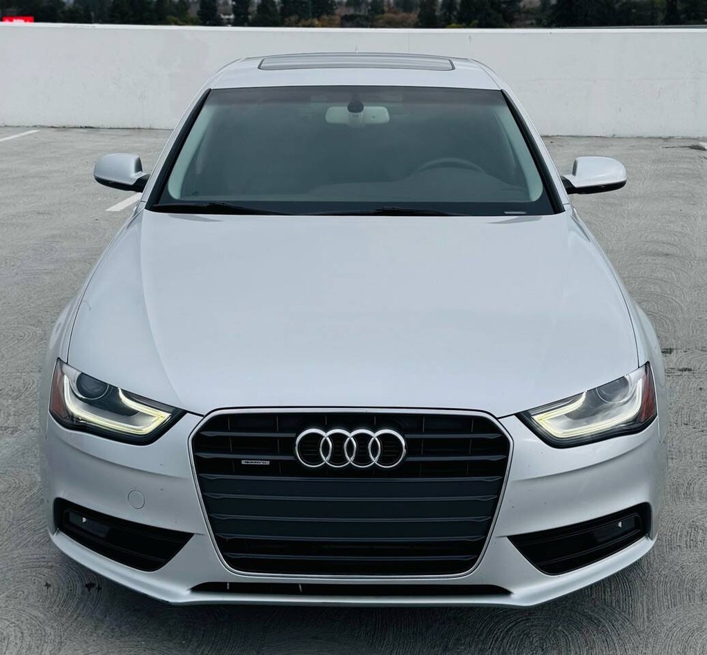 Audi A4 Vehicle Full-screen Gallery Image 11