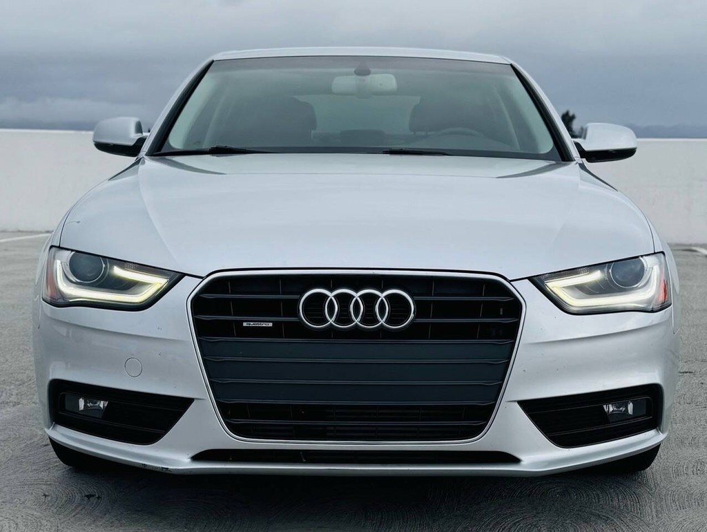 Audi A4 Vehicle Full-screen Gallery Image 14