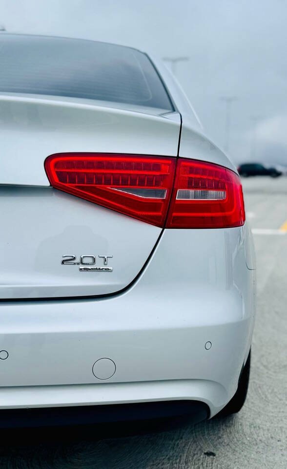 Audi A4 Vehicle Full-screen Gallery Image 10