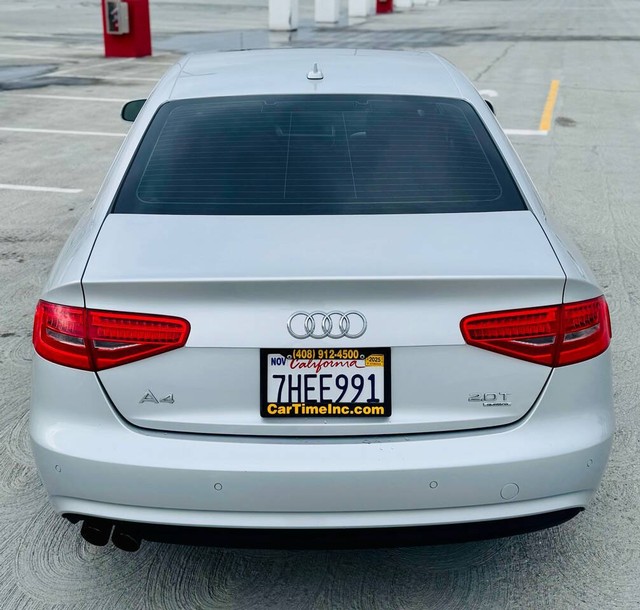 Audi A4 Vehicle Full-screen Gallery Image 11