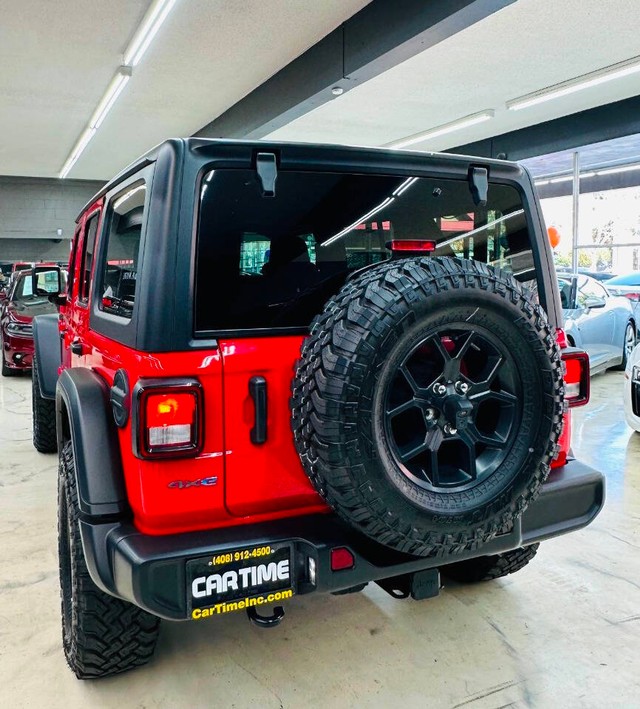 Jeep Wrangler 4xe Vehicle Full-screen Gallery Image 03