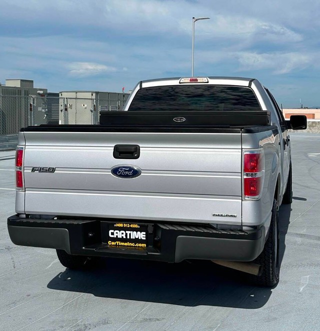 Ford F-150 Vehicle Full-screen Gallery Image 03