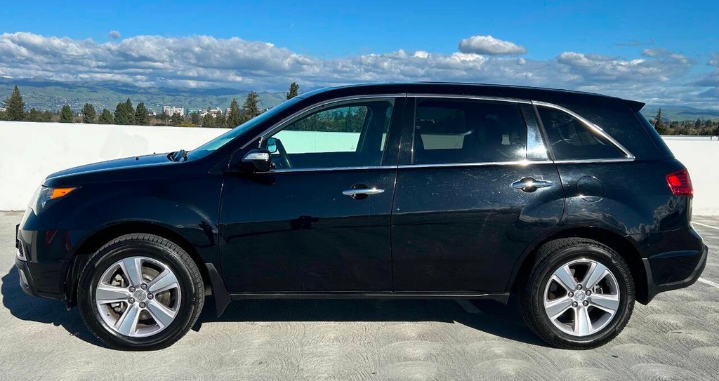 Acura MDX Vehicle Full-screen Gallery Image 02