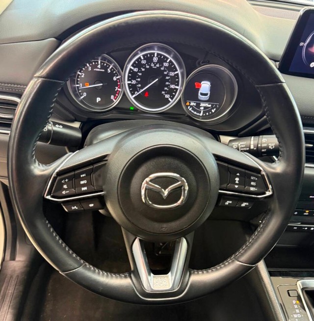 Mazda CX-5 Vehicle Full-screen Gallery Image 08