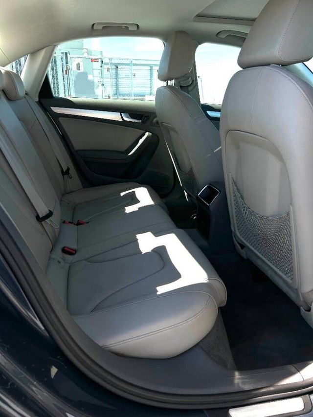 Audi A4 Vehicle Full-screen Gallery Image 15