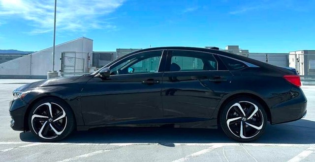 Honda Accord Sedan Vehicle Full-screen Gallery Image 02