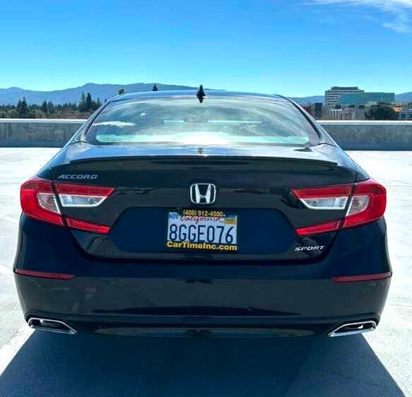 Honda Accord Sedan Vehicle Full-screen Gallery Image 04