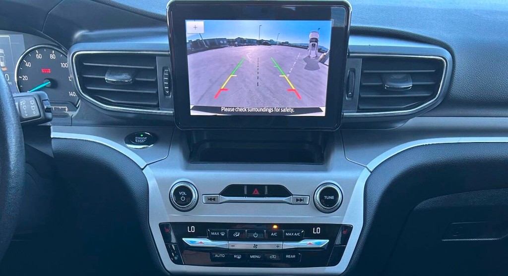 Ford Explorer Vehicle Full-screen Gallery Image 10