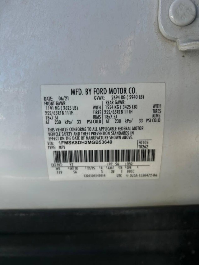 Ford Explorer Vehicle Full-screen Gallery Image 16