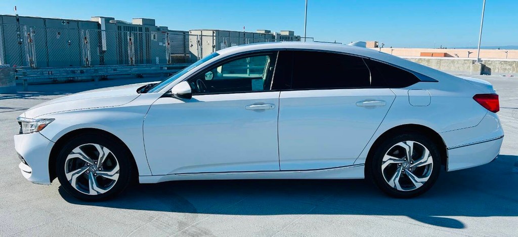 Honda Accord Sedan Vehicle Full-screen Gallery Image 02