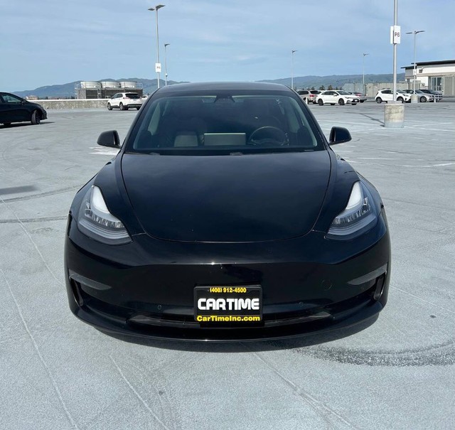 Tesla Model 3 Vehicle Full-screen Gallery Image 02
