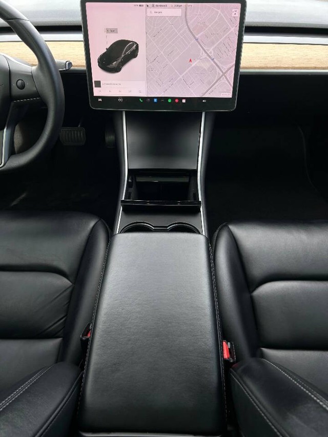 Tesla Model 3 Vehicle Full-screen Gallery Image 14