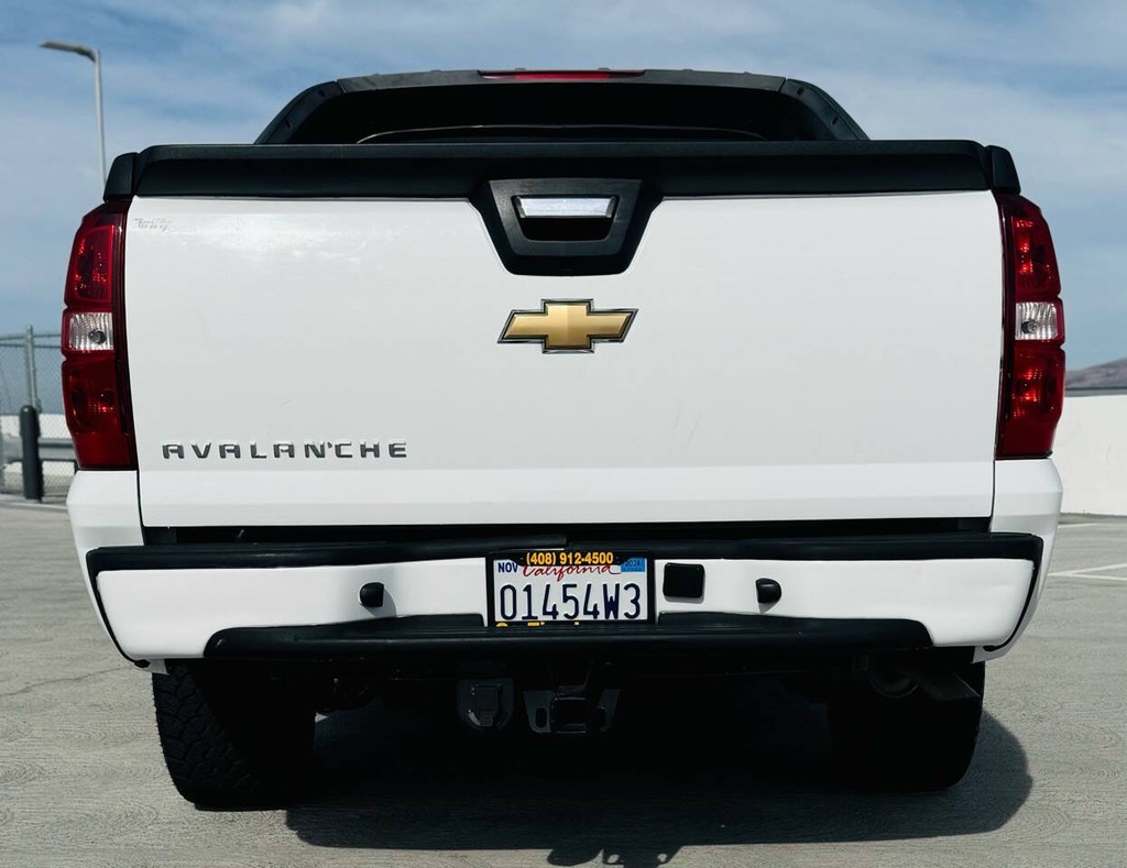 Chevrolet Avalanche Vehicle Full-screen Gallery Image 08