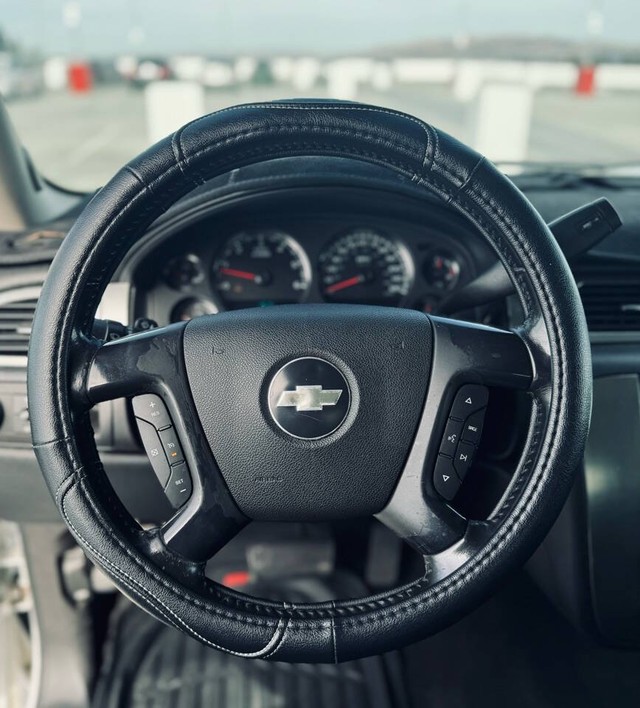 Chevrolet Avalanche Vehicle Full-screen Gallery Image 11