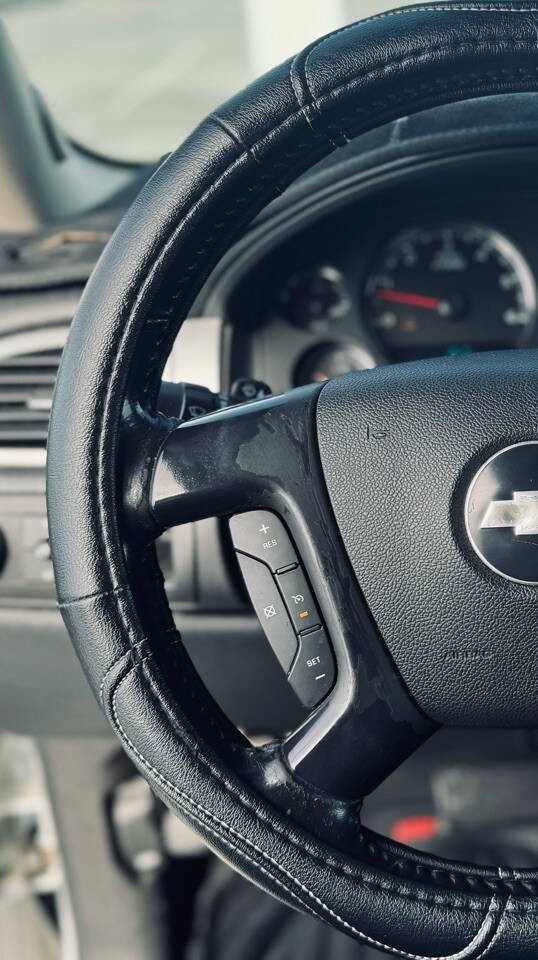 Chevrolet Avalanche Vehicle Full-screen Gallery Image 12