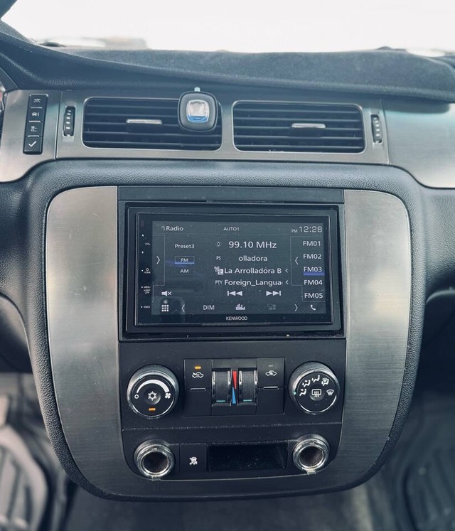 Chevrolet Avalanche Vehicle Full-screen Gallery Image 16