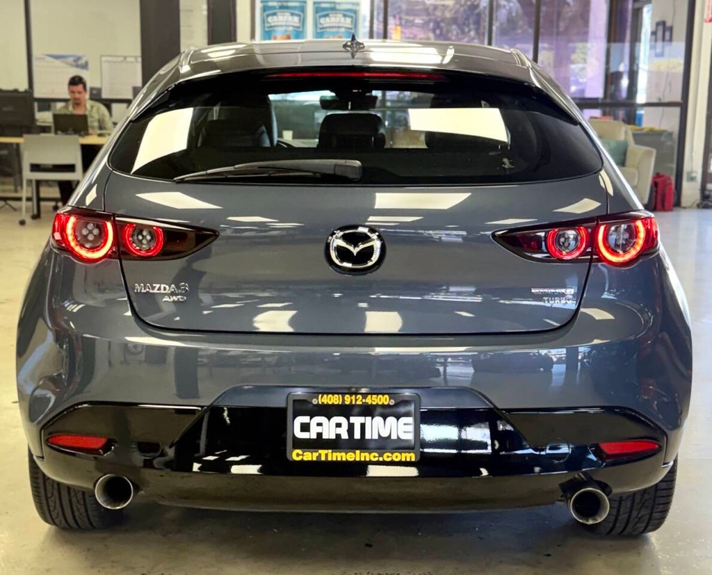 Mazda Mazda3 Hatchback Vehicle Full-screen Gallery Image 05