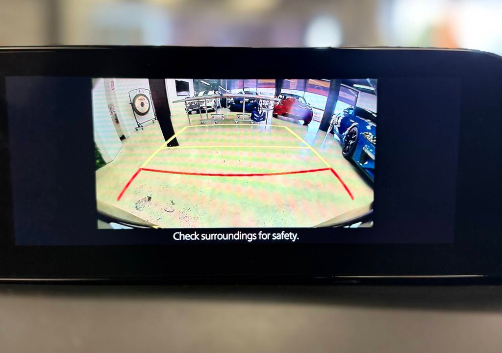 Mazda Mazda3 Hatchback Vehicle Full-screen Gallery Image 10