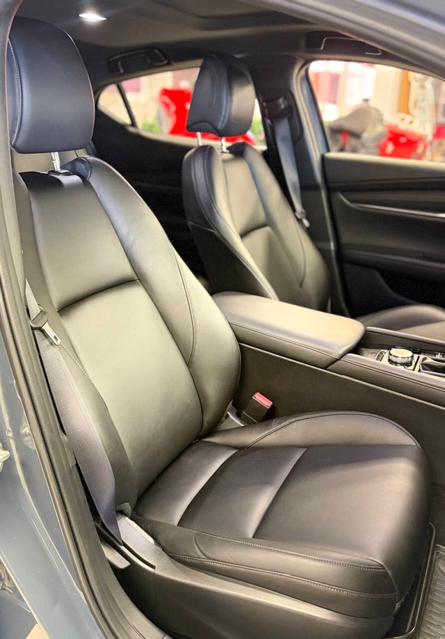 Mazda Mazda3 Hatchback Vehicle Full-screen Gallery Image 13