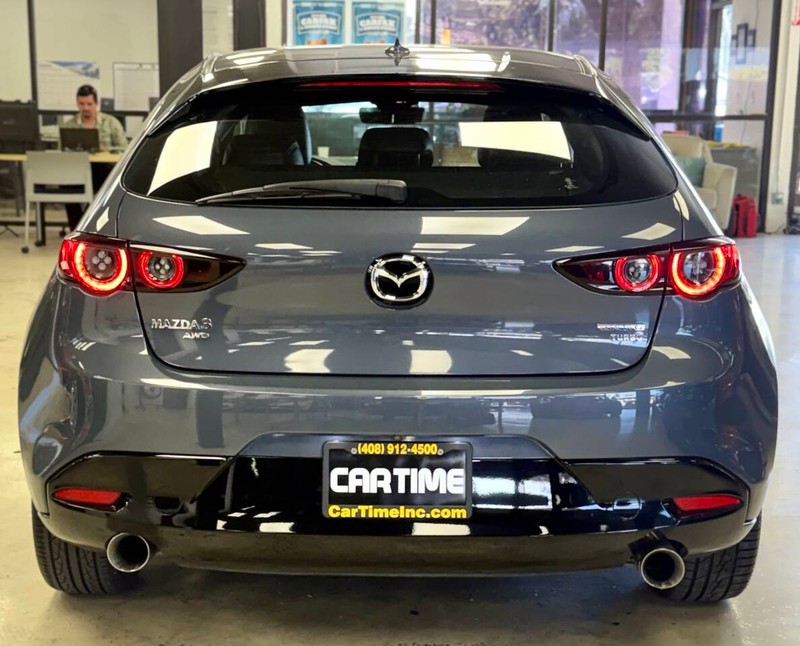Mazda Mazda3 Hatchback Vehicle Full-screen Gallery Image 07