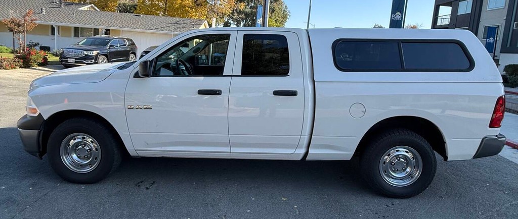 Dodge Ram 1500 Vehicle Full-screen Gallery Image 02