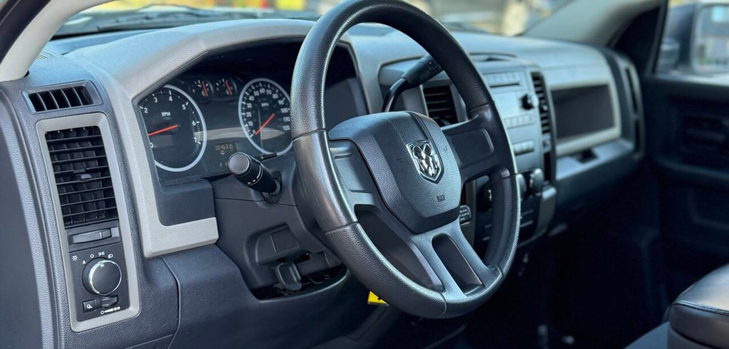 Dodge Ram 1500 Vehicle Full-screen Gallery Image 12