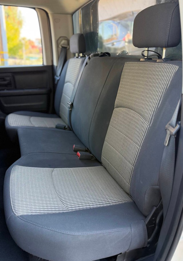 Dodge Ram 1500 Vehicle Full-screen Gallery Image 17