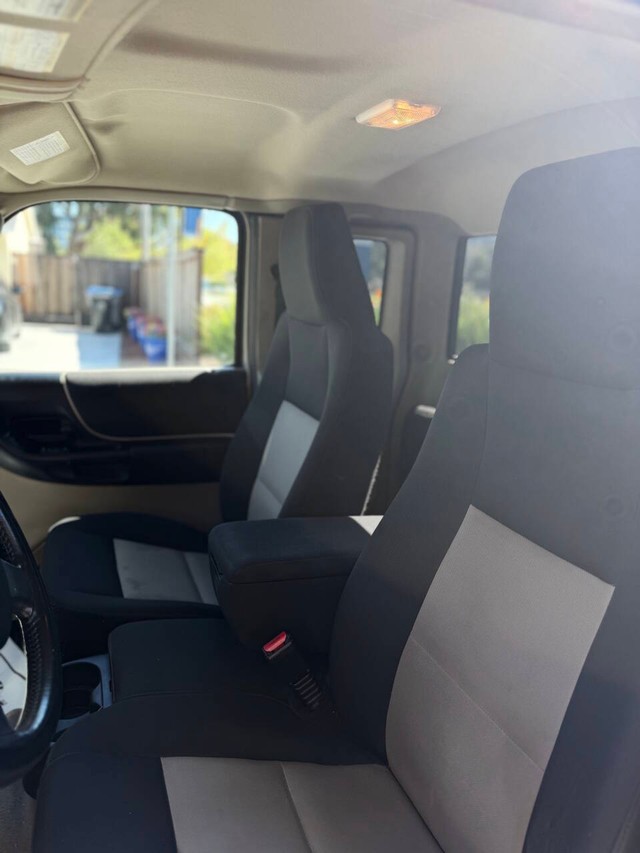 Ford Ranger Vehicle Full-screen Gallery Image 12