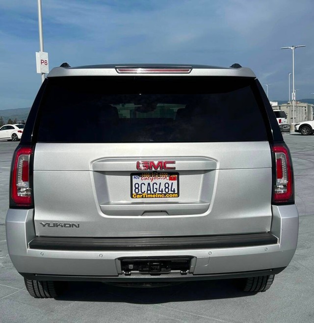 GMC Yukon Vehicle Full-screen Gallery Image 04