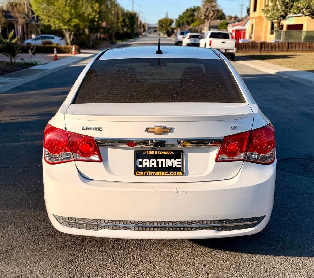 Chevrolet Cruze Vehicle Full-screen Gallery Image 02