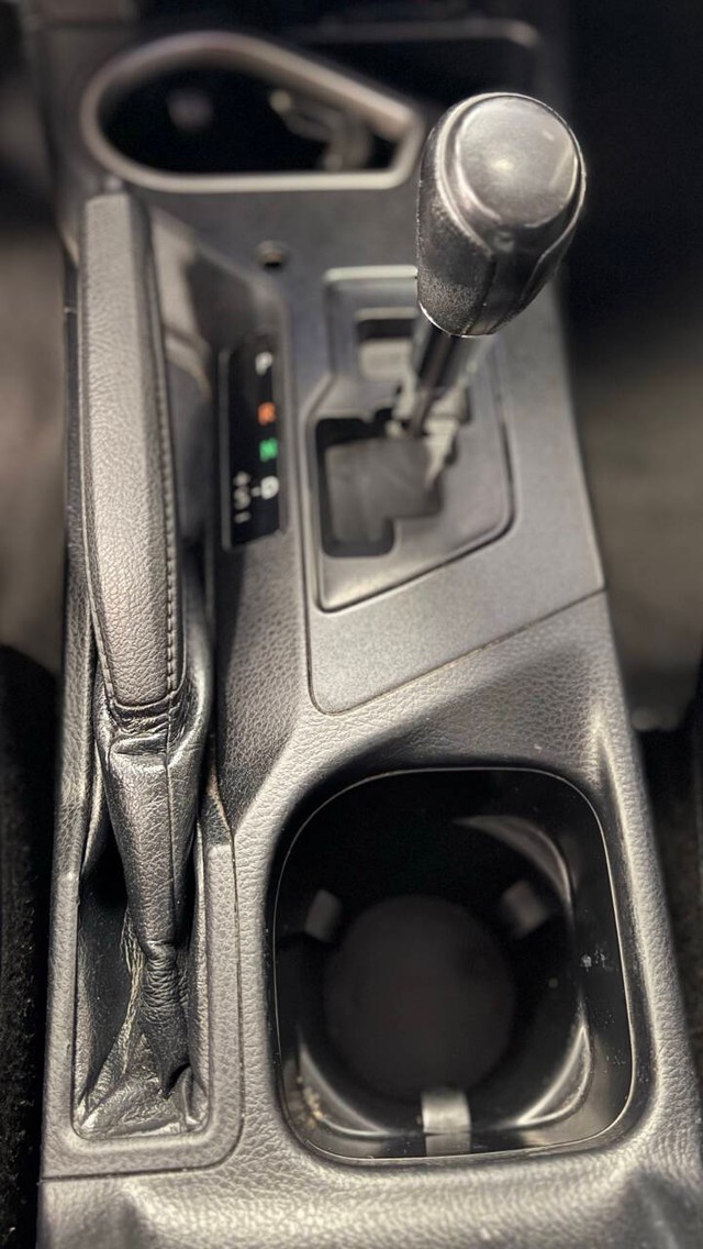 Toyota RAV4 Hybrid Vehicle Full-screen Gallery Image 10