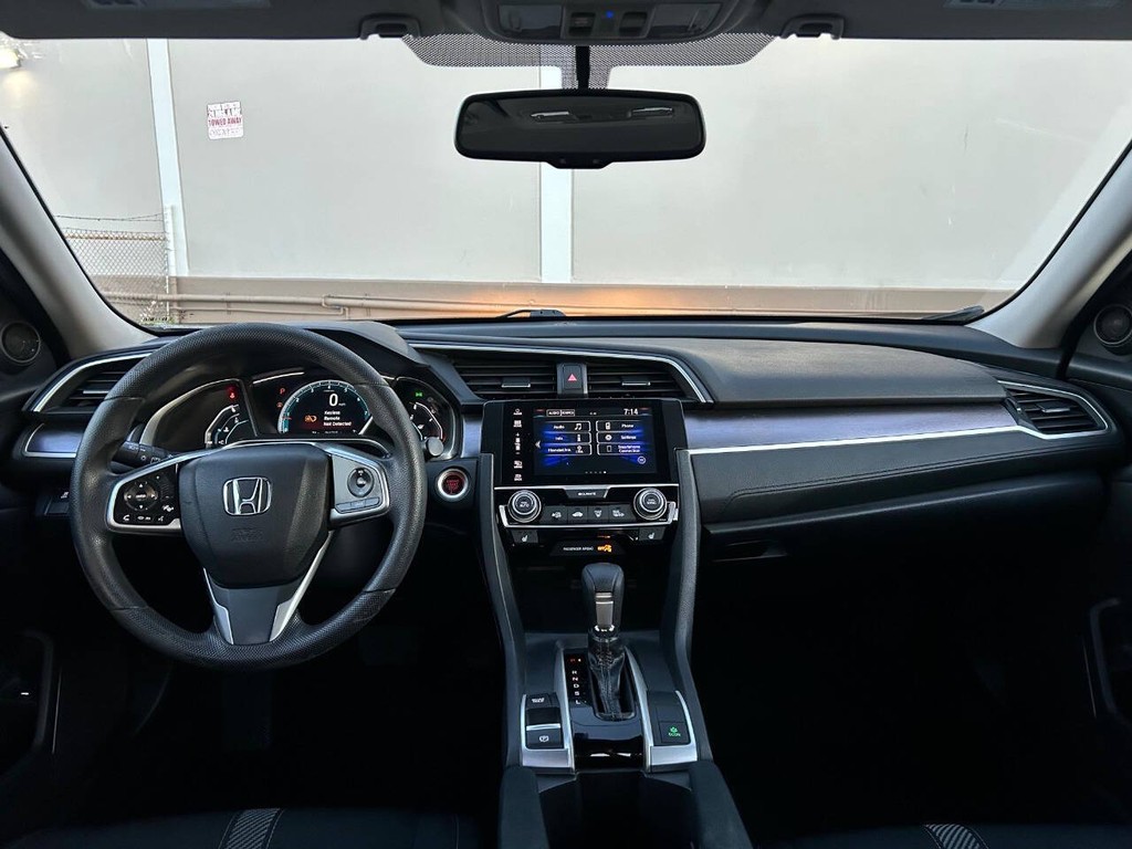Honda Civic Sedan Vehicle Full-screen Gallery Image 07