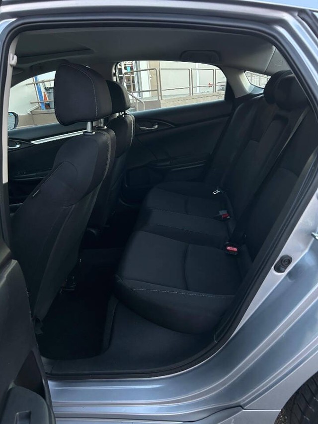 Honda Civic Sedan Vehicle Full-screen Gallery Image 13