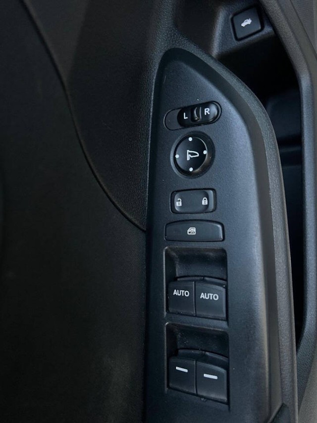 Honda Civic Sedan Vehicle Full-screen Gallery Image 17