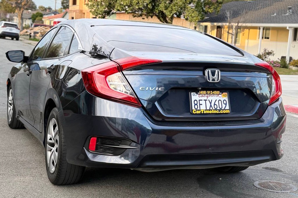 Honda Civic Sedan Vehicle Full-screen Gallery Image 08