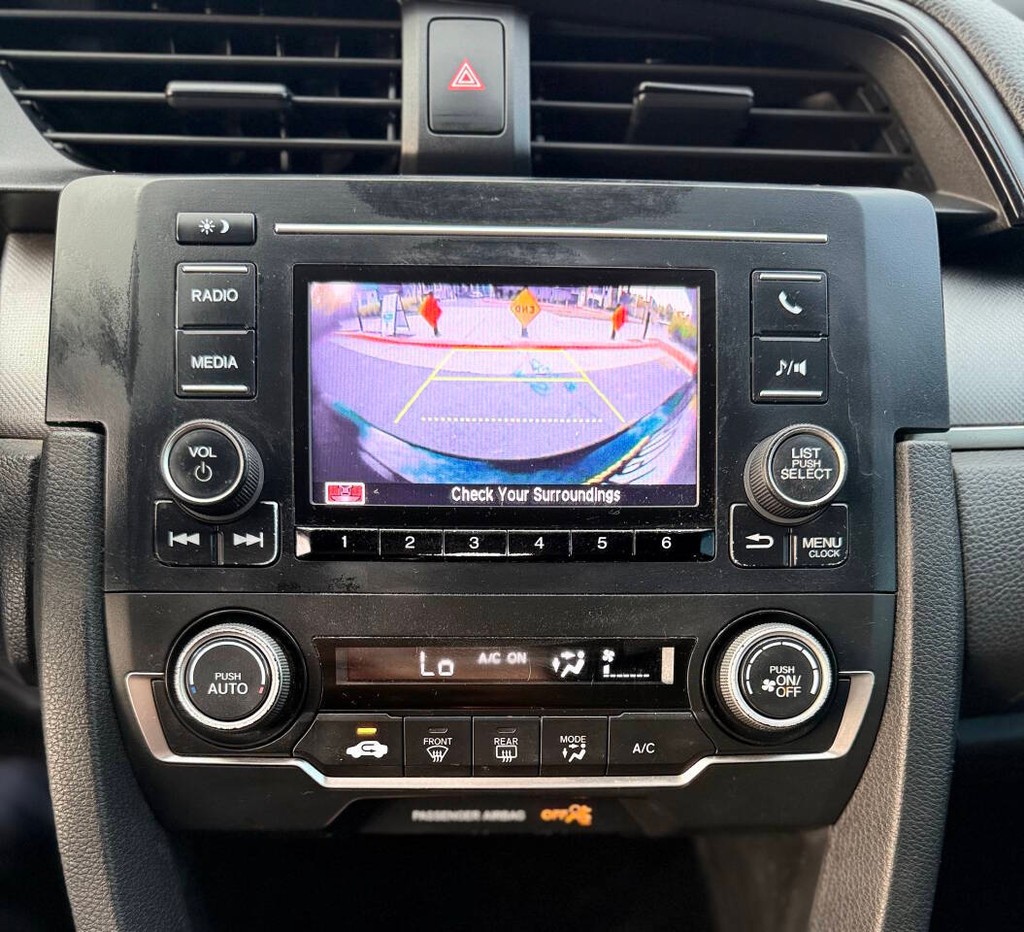 Honda Civic Sedan Vehicle Full-screen Gallery Image 09