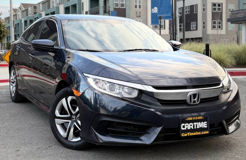 Honda Civic Sedan Vehicle Full-screen Gallery Image 02