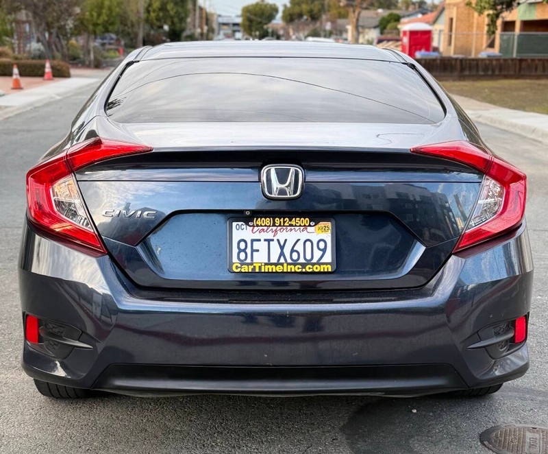 Honda Civic Sedan Vehicle Full-screen Gallery Image 07